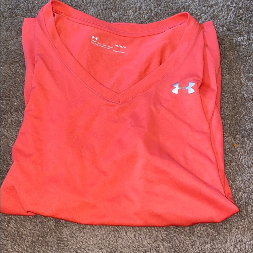 Dark pink short sleeved T-shirt